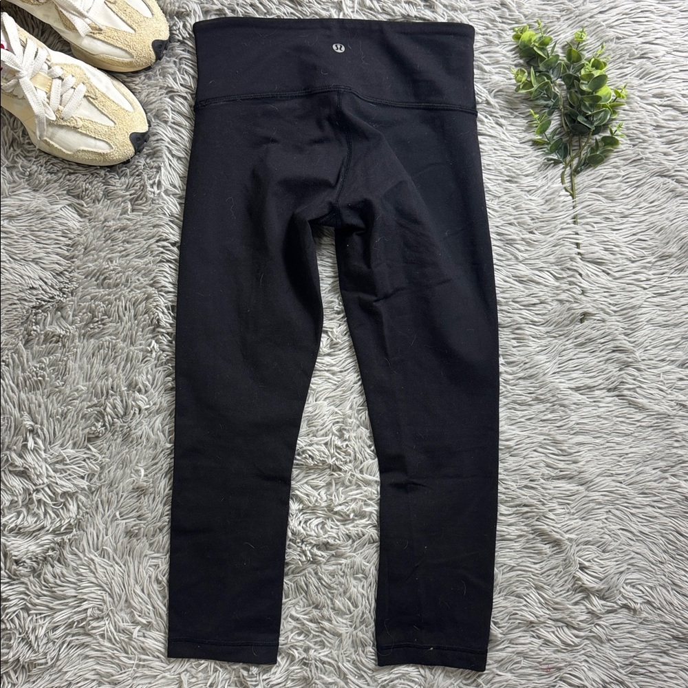 Lululemon Athletica Black wunder under crops size 4 - Picture 6 of 6